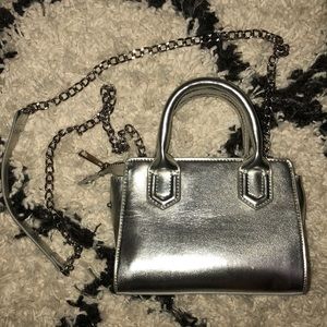 Small Metallic Silver Purse!